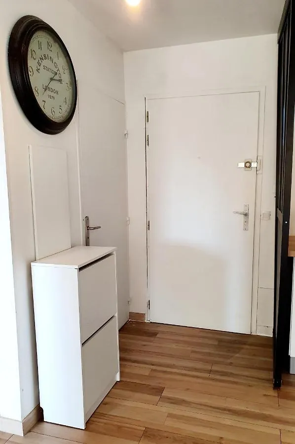 Bel Appartement A 50M De La Plage, 2 Pieces Climatisees, Parking Prive Antibes