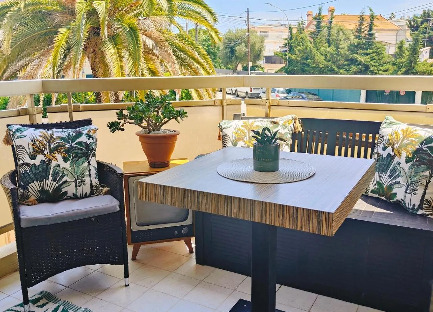 Bel Appartement A 50M De La Plage, 2 Pieces Climatisees, Parking Prive Antibes